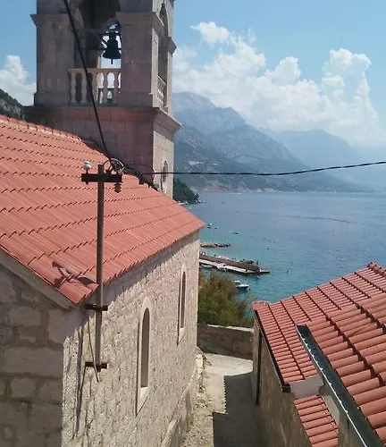 Cassetta By The Sea